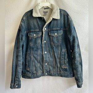 H&M Men’s Blue Sherpa Lined Denim Jacket Size: Medium